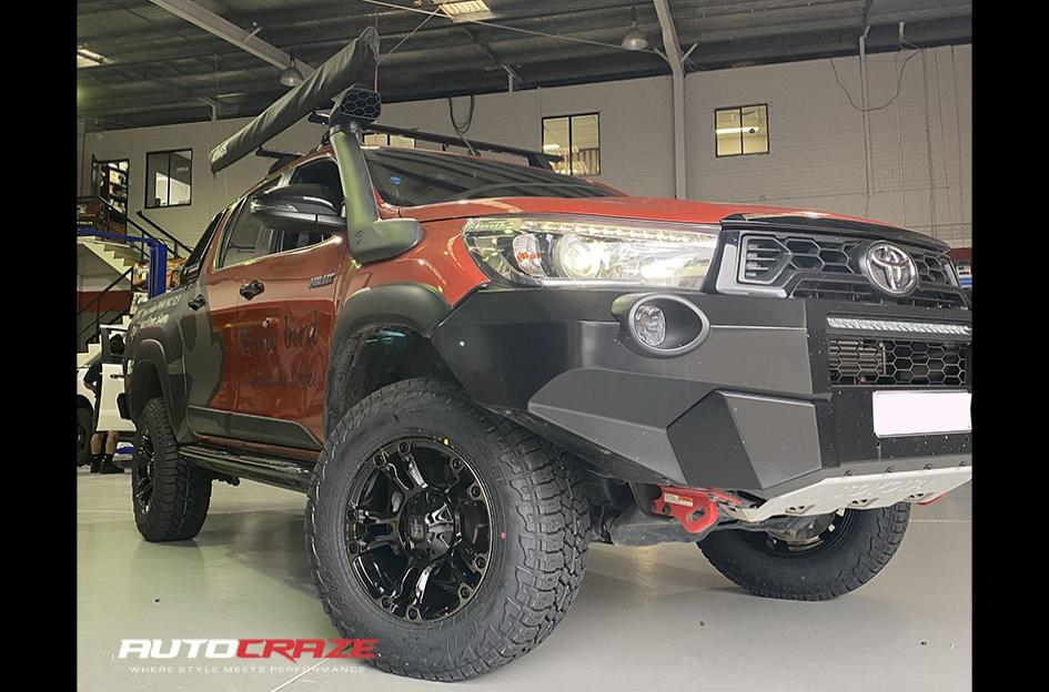 TOYOTA HILUX N80 4WD BROOKLYN BLACK MACHINED WITH DARK TINT